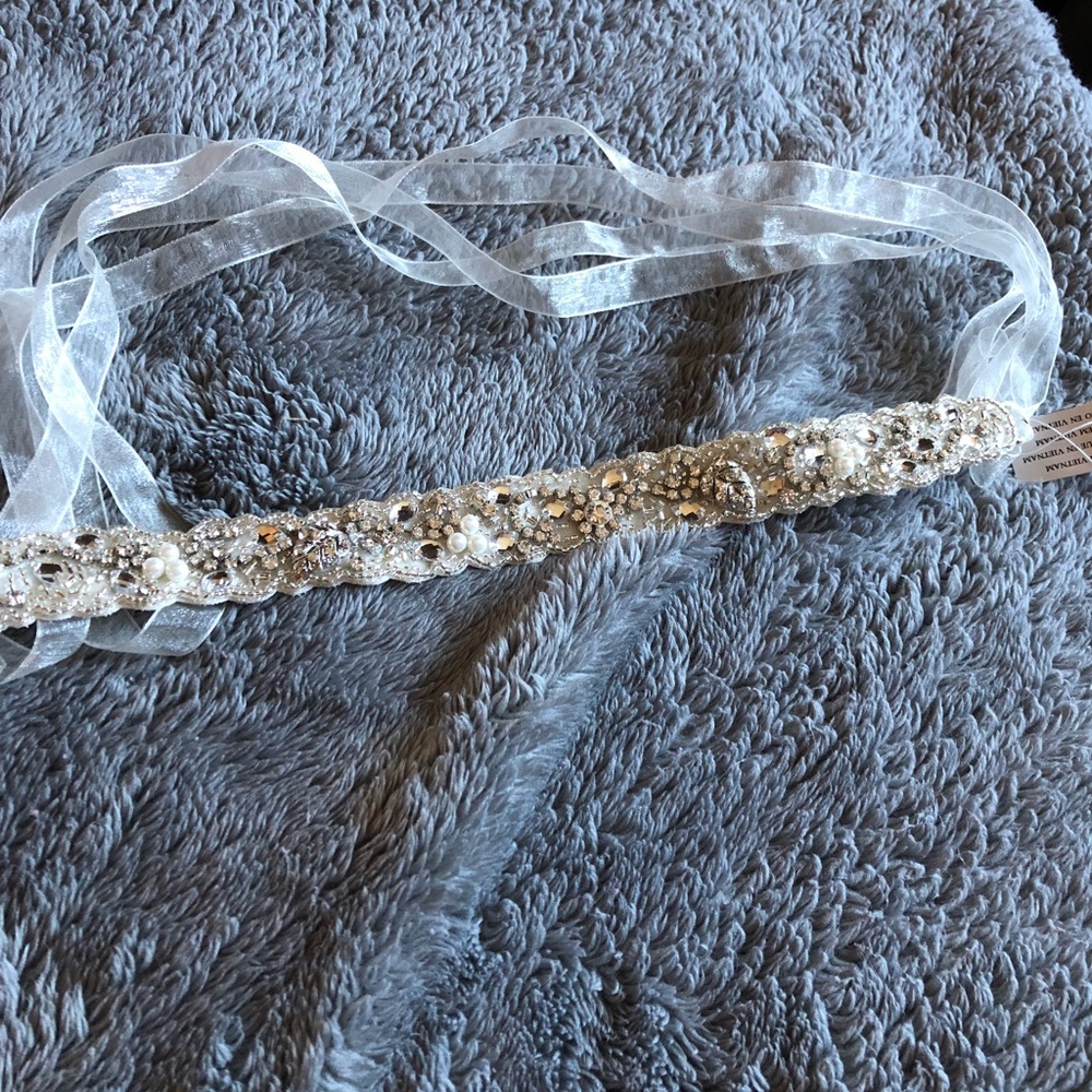 ⭐️gorgeous bridal belt